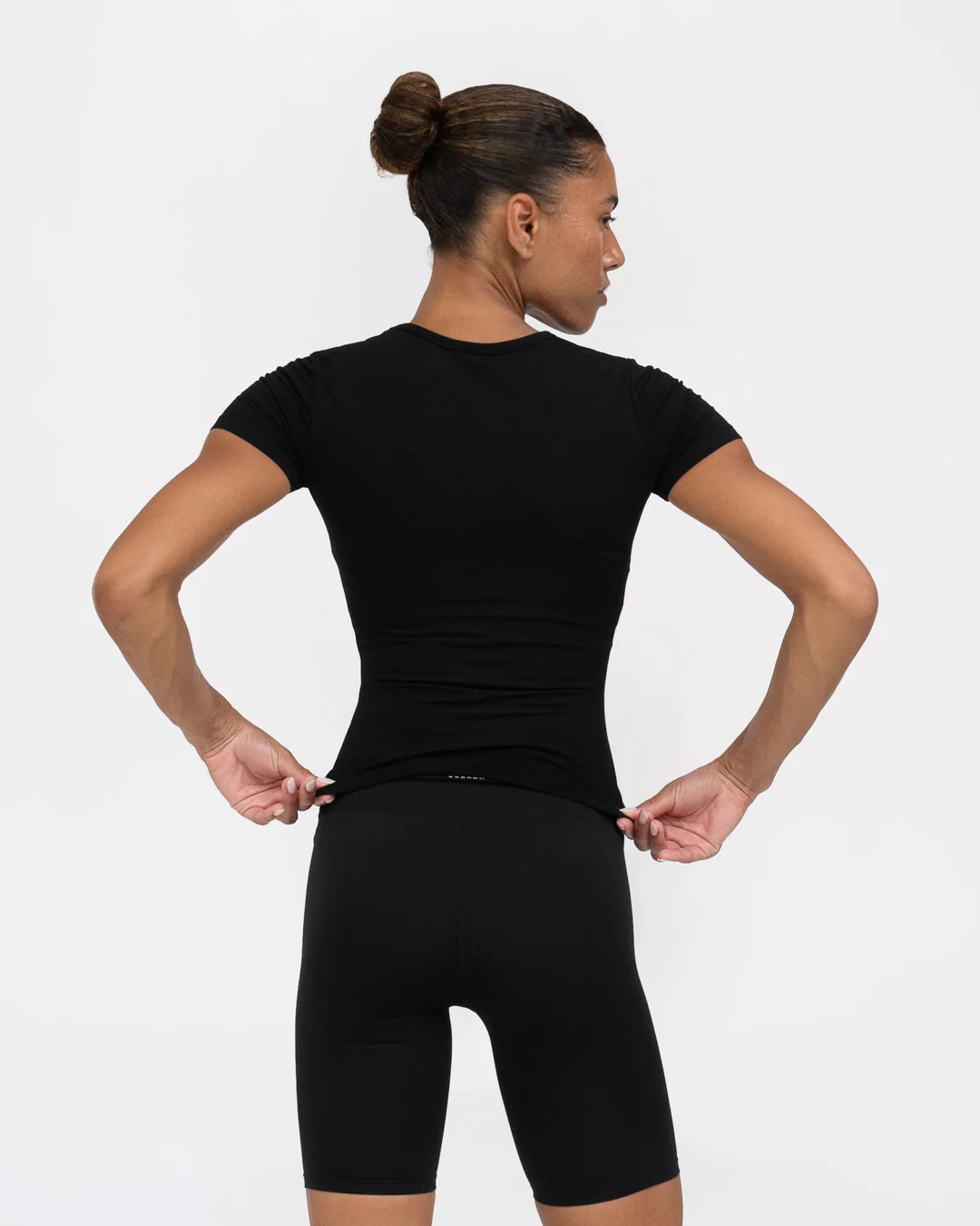 Annie T-Shirt - Black - Image 5